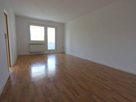 Wohnung zur Miete 310 € 2 Zimmer 55,1 m² 4. Geschoss frei ab 01.03.2026 Franz-Stephan-Straße 13 Lusan Gera 07549