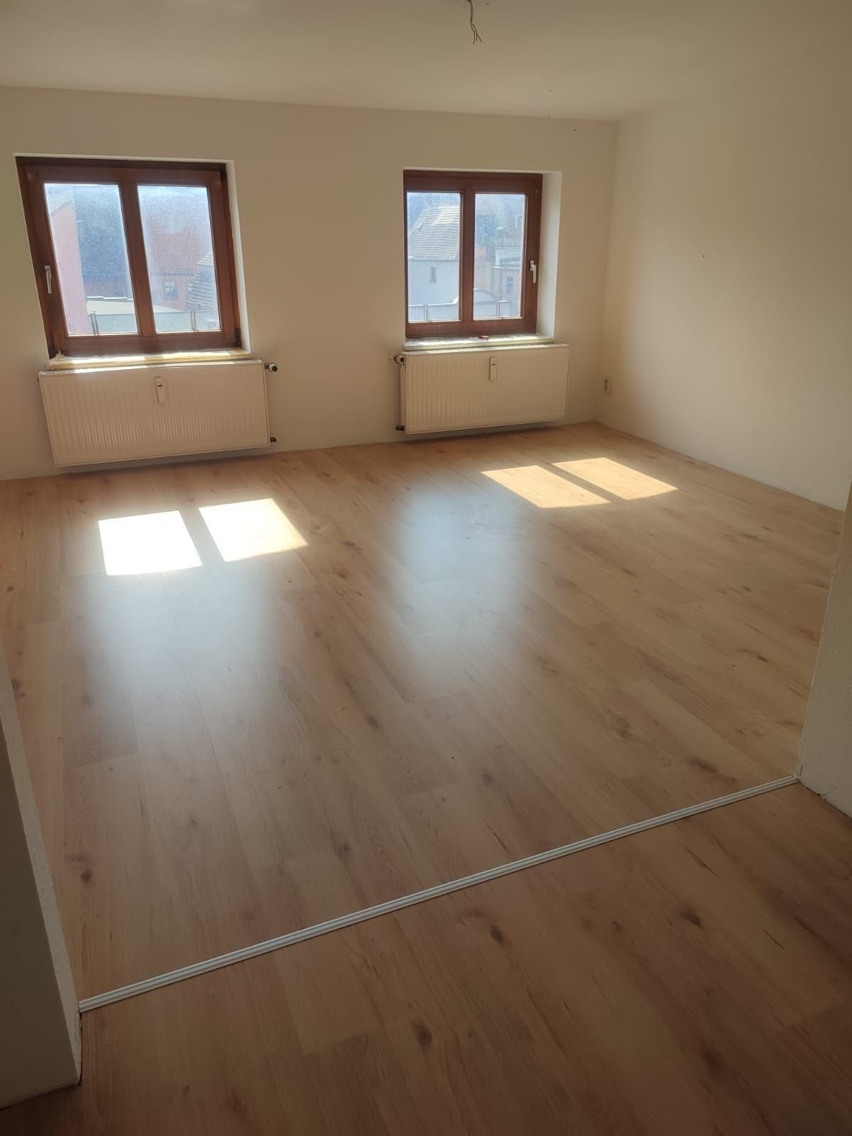 Wohnung zur Miete 325 € 2 Zimmer 50 m²<br/>Wohnfläche 3.<br/>Geschoss ab sofort<br/>Verfügbarkeit Rosengarten 8-9 Naumburg Naumburg (Saale) 06618