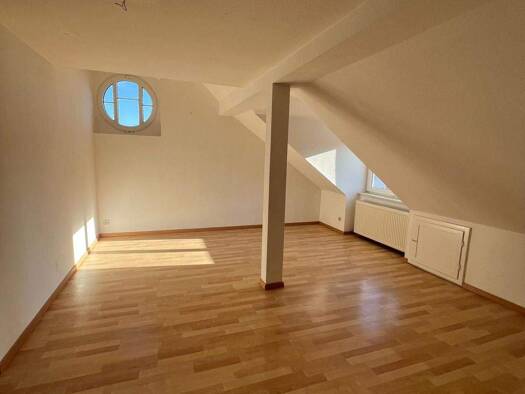Wohnung zur Miete 435 € 4 Zimmer 101,6 m² frei ab sofort Zeitz Zeitz 06712
