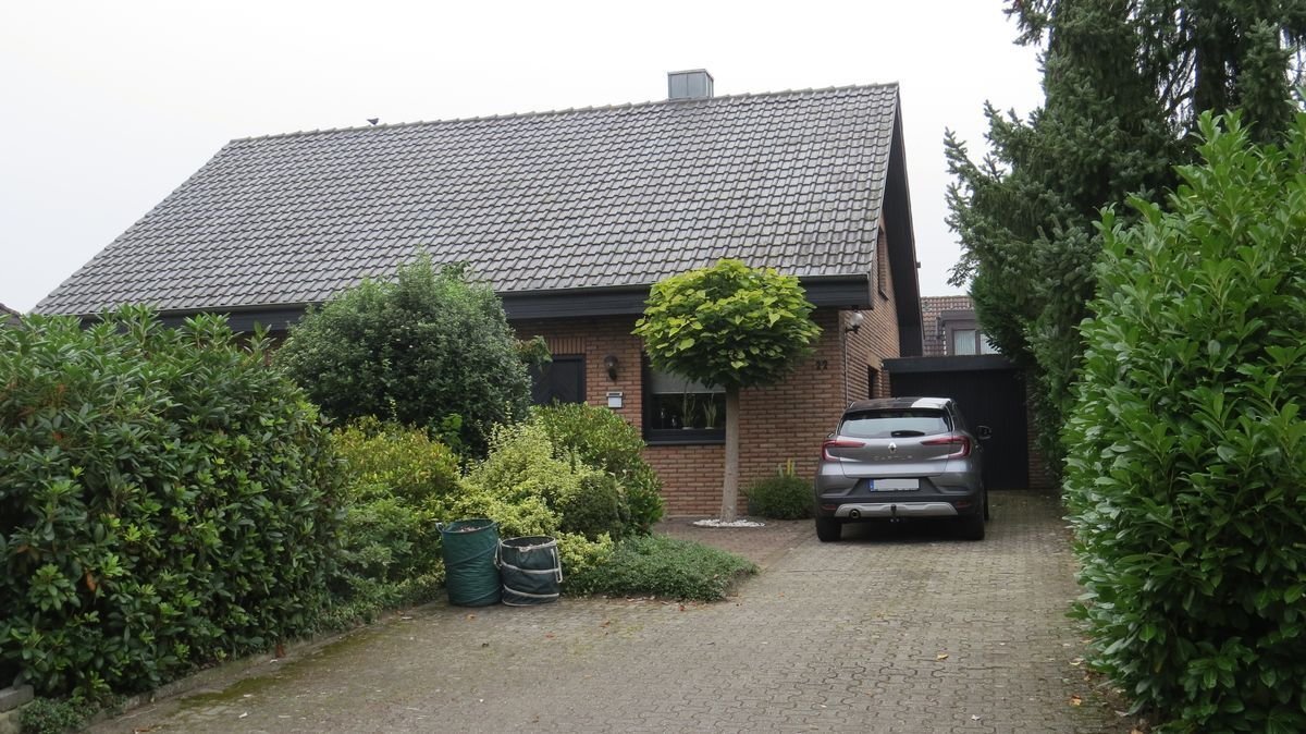 Einfamilienhaus zum Kauf 342.000 € 7 Zimmer 158 m²<br/>Wohnfläche 527 m²<br/>Grundstück Wahlbezirk 210 Nordhorn 48531