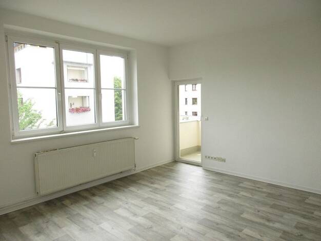 Wohnung zur Miete 359 € 3 Zimmer 57,9 m² 2. Geschoss frei ab 13.12.2025 Cracauer Str. 55 Brückfeld Magdeburg 39114
