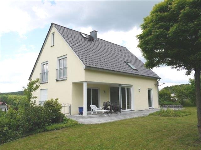 Einfamilienhaus zum Kauf 629.000 € 7,5 Zimmer 195 m²<br/>Wohnfläche 835 m²<br/>Grundstück Tannäckerstr. 4 Höfen Stegaurach 96135