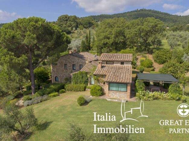 Bauernhaus zum Kauf 3.400.000 € 34 Zimmer 790 m² 103.000 m² Grundstück Cetona 53040