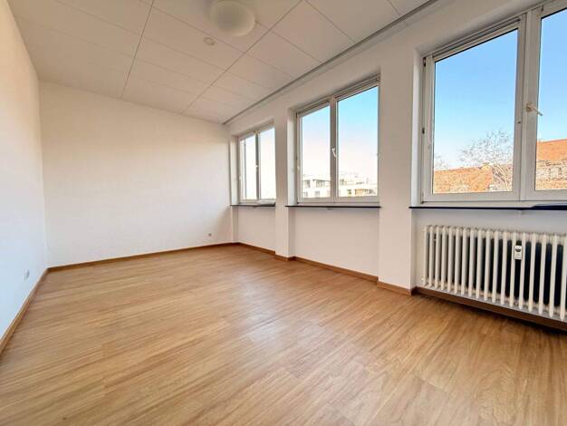 Studio zur Miete 520 € 1 Zimmer 36 m² 5. Geschoss frei ab sofort Königswarterstraße 38 Innenstadt Fürth 90762