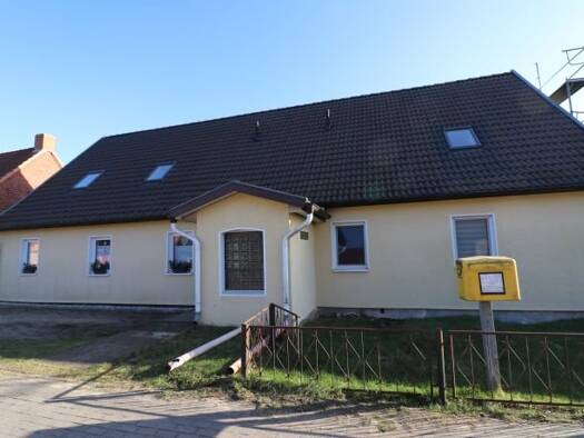 Mehrfamilienhaus zum Kauf 169.000 € 123 m² 1.626 m² Grundstück Strasse der Befreiung 15 Banzkow 19079