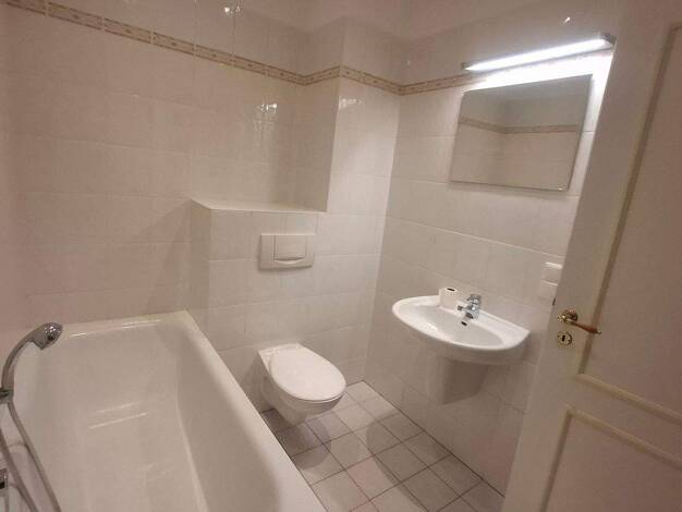 Wohnung zur Miete 399 € 2 Zimmer 54 m² frei ab sofort Schönitzstraße 13 Lutherplatz Halle (Saale) 06110