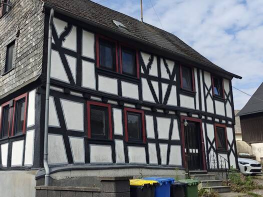 Einfamilienhaus zur Miete 800 € 5 Zimmer 118 m² 200 m² Grundstück frei ab 01.09.2026 Zum Backesberg 4 Bärenbach Bärenbach 55483