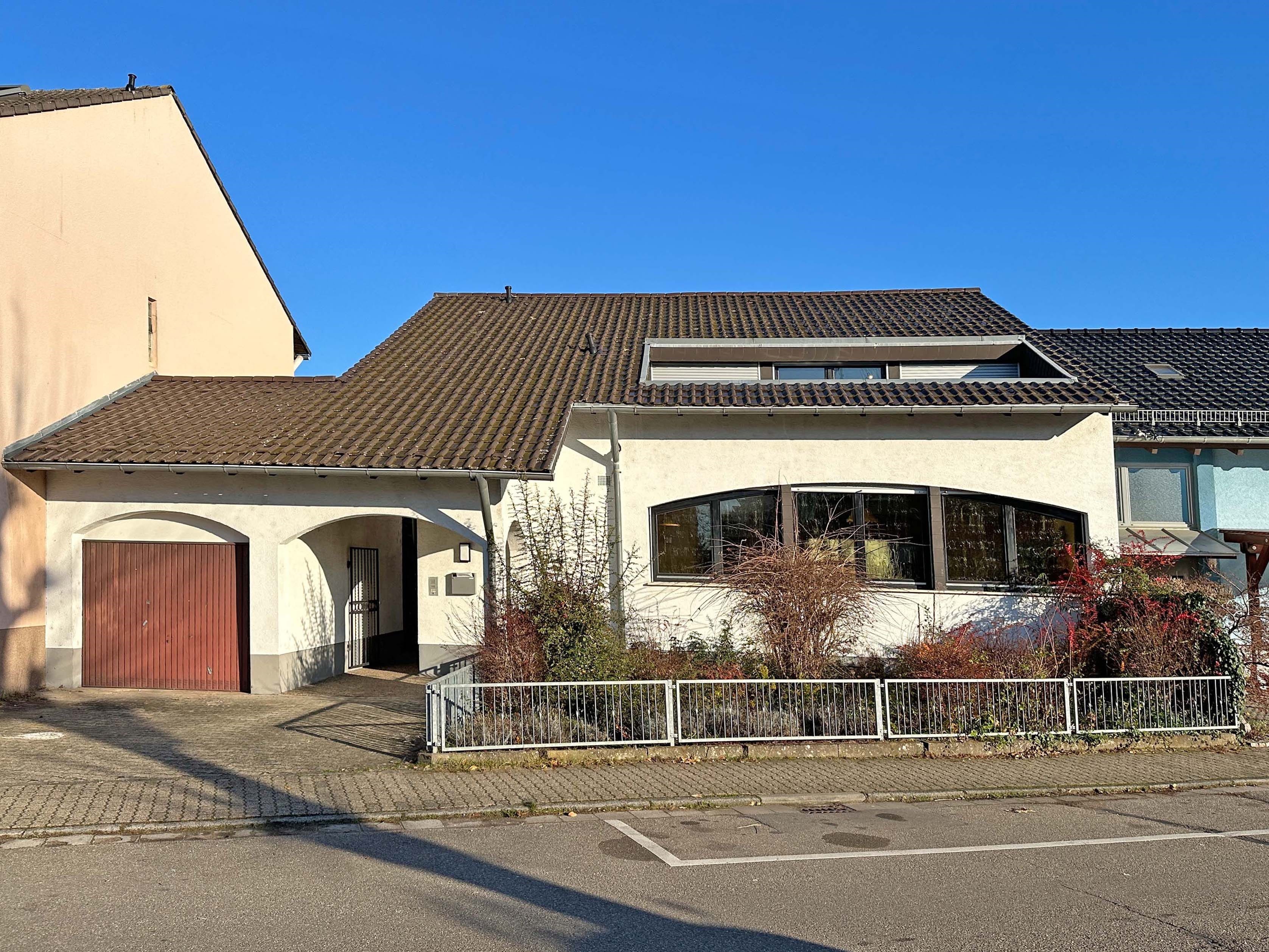 Einfamilienhaus zum Kauf 675.000 € 7 Zimmer 197 m²<br/>Wohnfläche 390 m²<br/>Grundstück Oftersheim 68723