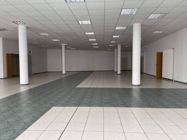 Laden zur Miete provisionsfrei 10 € 1 Zimmer 800 m² Verkaufsfläche Gotthardstraße 35 Merseburg 06217