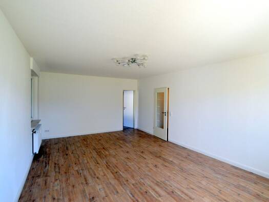 Wohnung zur Miete 570 € 2 Zimmer 77,7 m² Bad Driburg 33014