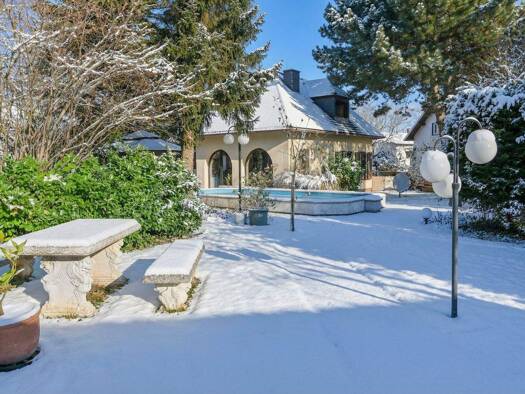 Einfamilienhaus zum Kauf 849.000 € 1.090 m² Grundstück Baden 2500