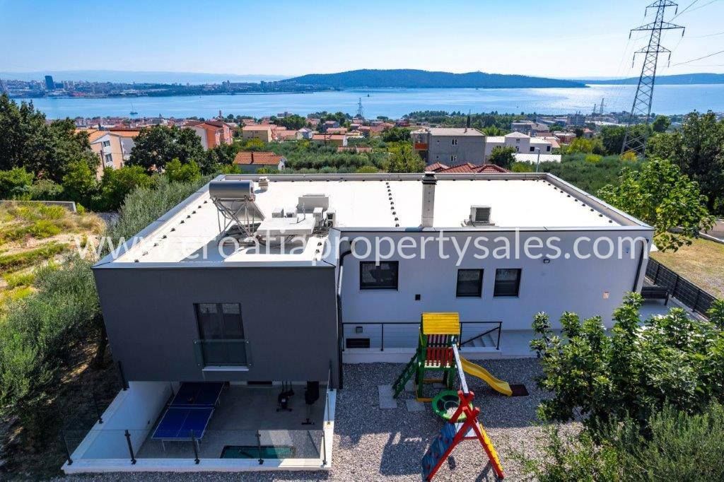 Haus zum Kauf 1.150.000 € 4 Zimmer 270 m²<br/>Wohnfläche Kastela