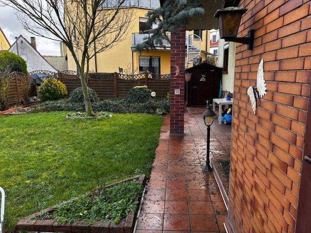 Immobilie in Rottendorf - Viel Potential! Kapitalanlage und/oder Kapitalsicherung, Eigennutzung, Mehrgenerationenhaus, Büro - Bild 2