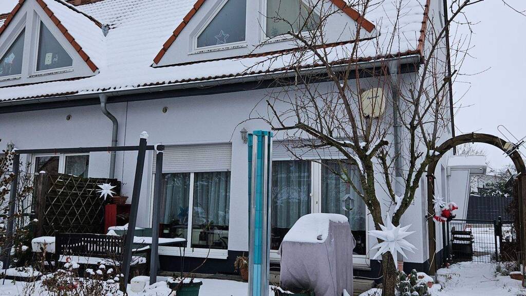 Reihenendhaus zum Kauf 270.000 € 4 Zimmer 105 m² 242 m² Grundstück Ermlitz Schkopau 06258