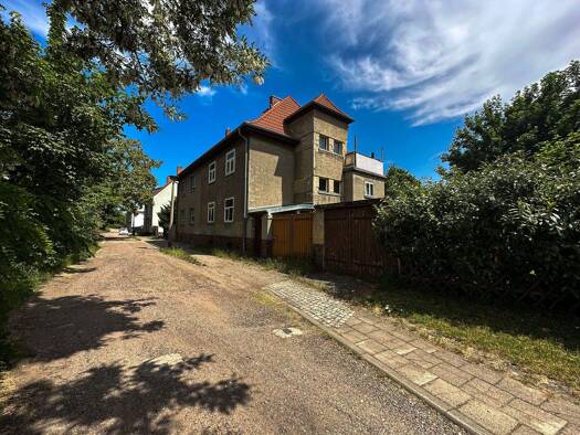 Doppelhaushälfte zum Kauf 99.000 € 5 Zimmer 143 m² 546 m² Grundstück Merseburg Merseburg (Saale) 06217