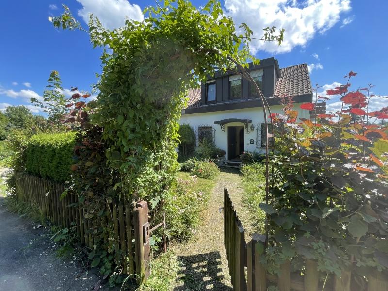 Einfamilienhaus zum Kauf 450.000 € 5,5 Zimmer 136 m²<br/>Wohnfläche 351 m²<br/>Grundstück Jettenhart / Rieth Nürtingen 72622