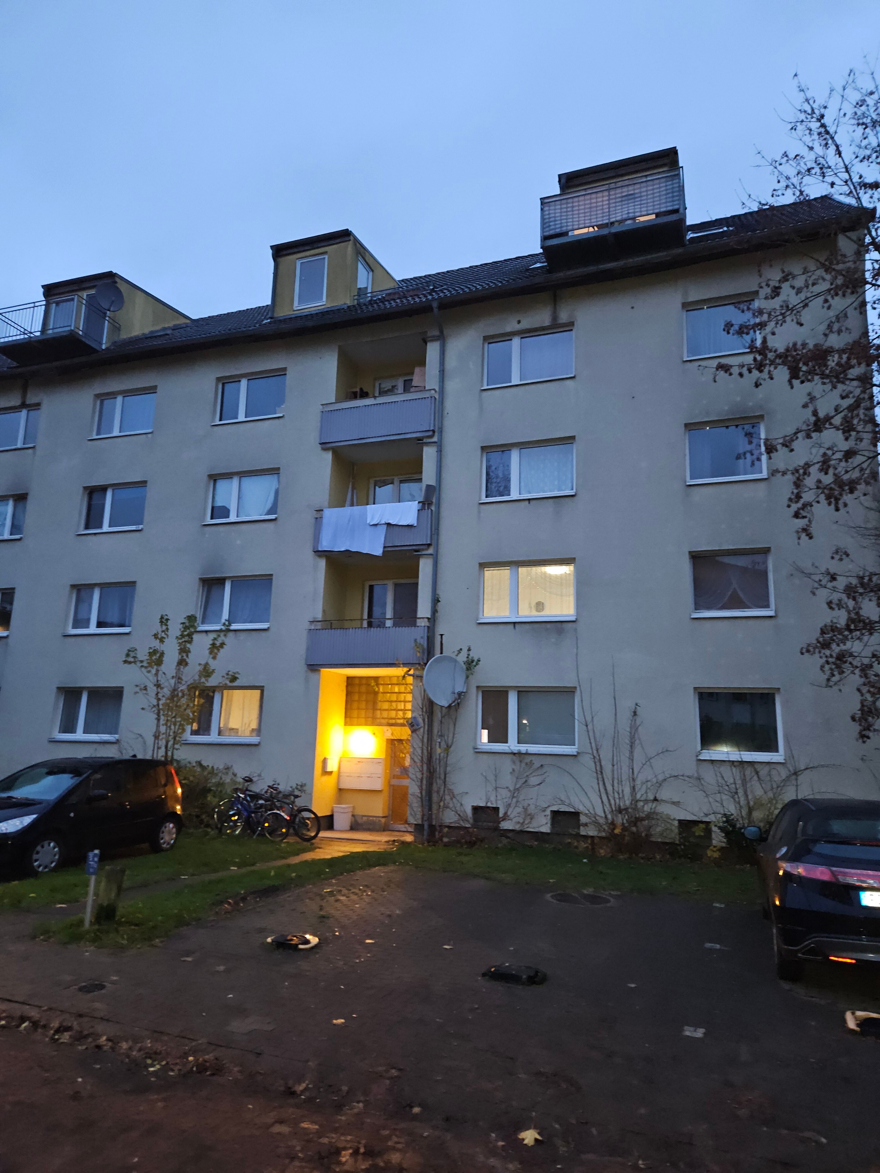 Wohnung zur Miete 440 € 2 Zimmer 34 m²<br/>Wohnfläche 4.<br/>Geschoss ab sofort<br/>Verfügbarkeit Doktor-Theodor-Haubach-Straße 10 Wahlbezirk 008 Pinneberg 25421