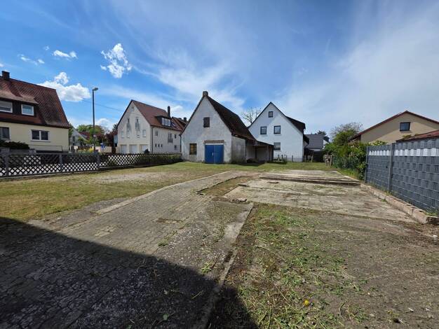 Grundstück zum Kauf 365.000 € 726 m² Grundstück frei ab sofort Schwabacher Straße 2 Leerstetten Schwanstetten 90596