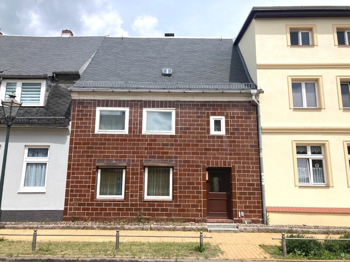 Reihenmittelhaus zum Kauf 70.000 € 5 Zimmer 130 m²<br/>Wohnfläche 626 m²<br/>Grundstück Dargun Dargun 17159