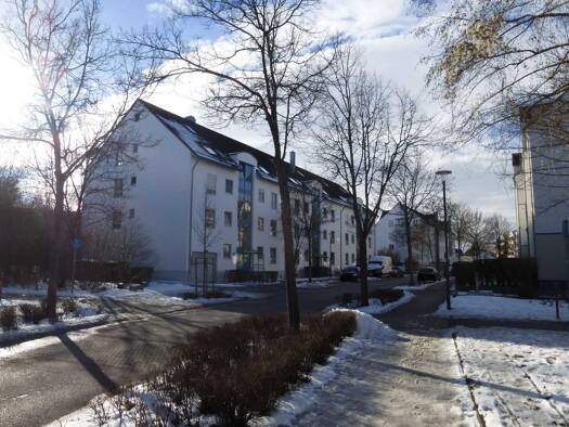 Wohnung zur Miete 700 € 4 Zimmer 85 m² frei ab sofort Rosenstraße 5 Königsbrunn 86343