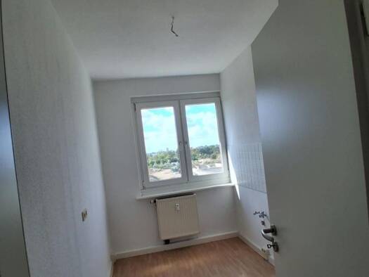 Wohnung zur Miete 350 € 2 Zimmer 58,2 m² 4. Geschoss frei ab 02.09.2026 Dahmestraße 15 West Dessau-Roßlau 06842