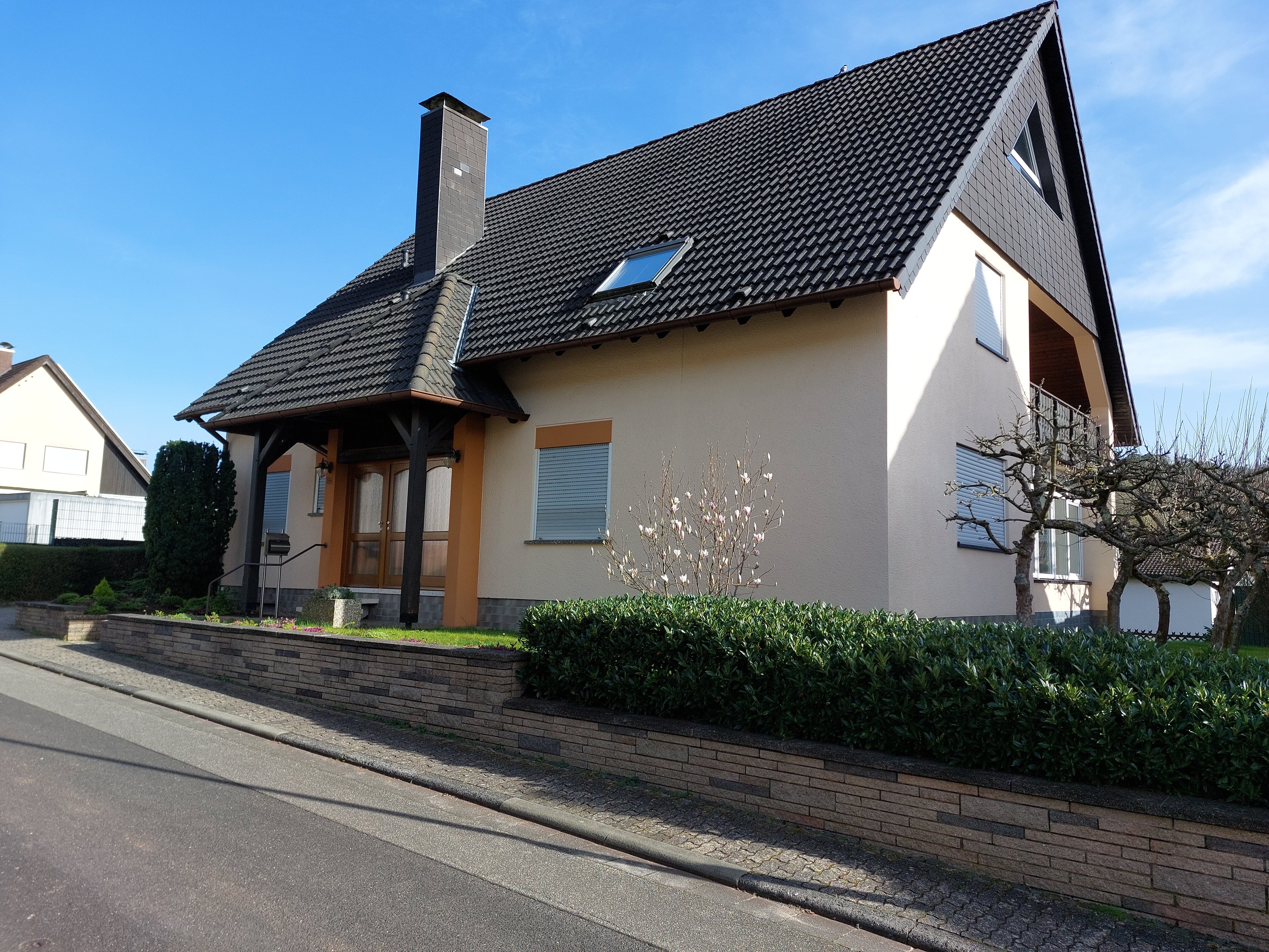 Einfamilienhaus zum Kauf 359.000 € 7 Zimmer 174 m²<br/>Wohnfläche 629 m²<br/>Grundstück ab sofort<br/>Verfügbarkeit Berwartsteinstraße 8 Dahn 66994