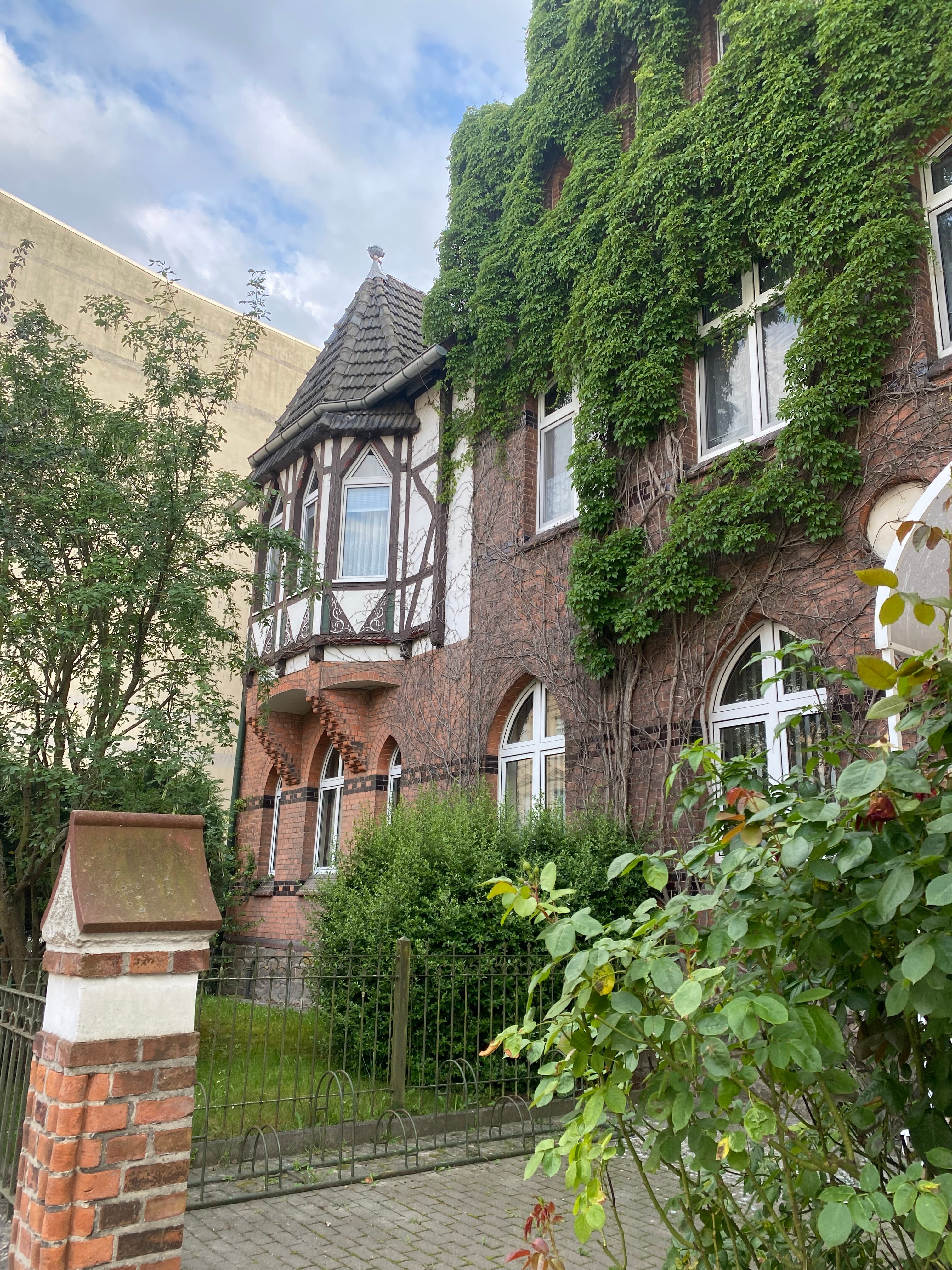 Villa zum Kauf 10 Zimmer 390 m²<br/>Wohnfläche 1.648 m²<br/>Grundstück Tangermünde Tangermünde 39590