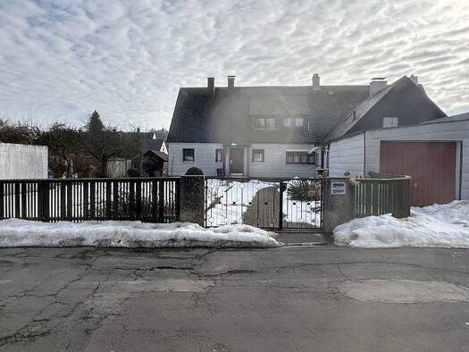 Mehrfamilienhaus zum Kauf 189.500 € 6 Zimmer 151 m² 756 m² Grundstück Marktredwitz 95615