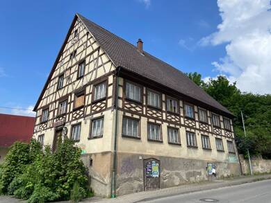 Haus zum Kauf provisionsfrei 480.000 € 17 Zimmer 600 m² 1.420 m² Grundstück Uttenweiler Uttenweiler 88524