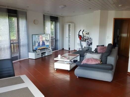 Wohnung zur Miete 1.200 € 3 Zimmer 113 m² Geschoss -1/3 frei ab 15.03.2026 Weinbergstr. 51 Güntersleben 97261