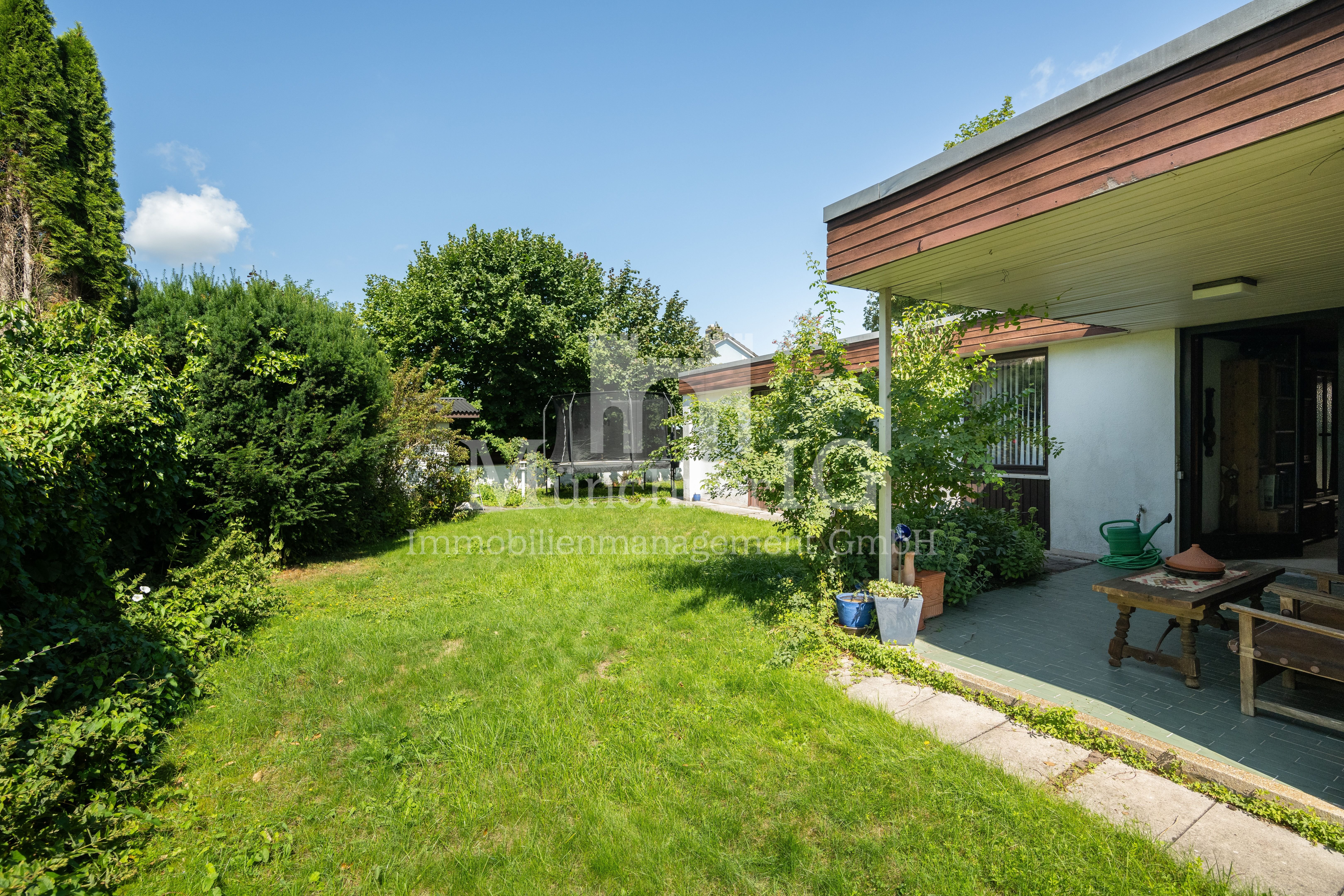 Einfamilienhaus zum Kauf 5 Zimmer 167 m²<br/>Wohnfläche 676 m²<br/>Grundstück Fürstenried-West München 81475