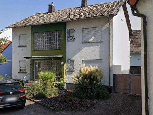 Einfamilienhaus zum Kauf provisionsfrei 525.000 € 8 Zimmer 167 m² 699 m² Grundstück Huttenheimerstraße 6 Neudorf Graben-Neudorf 76676