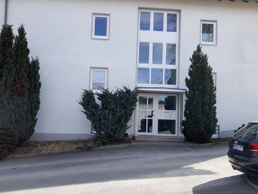 Wohnung zum Kauf 95.000 € 2 Zimmer 76,5 m² frei ab sofort Schleifmühlweg 3a Naila Naila 95119