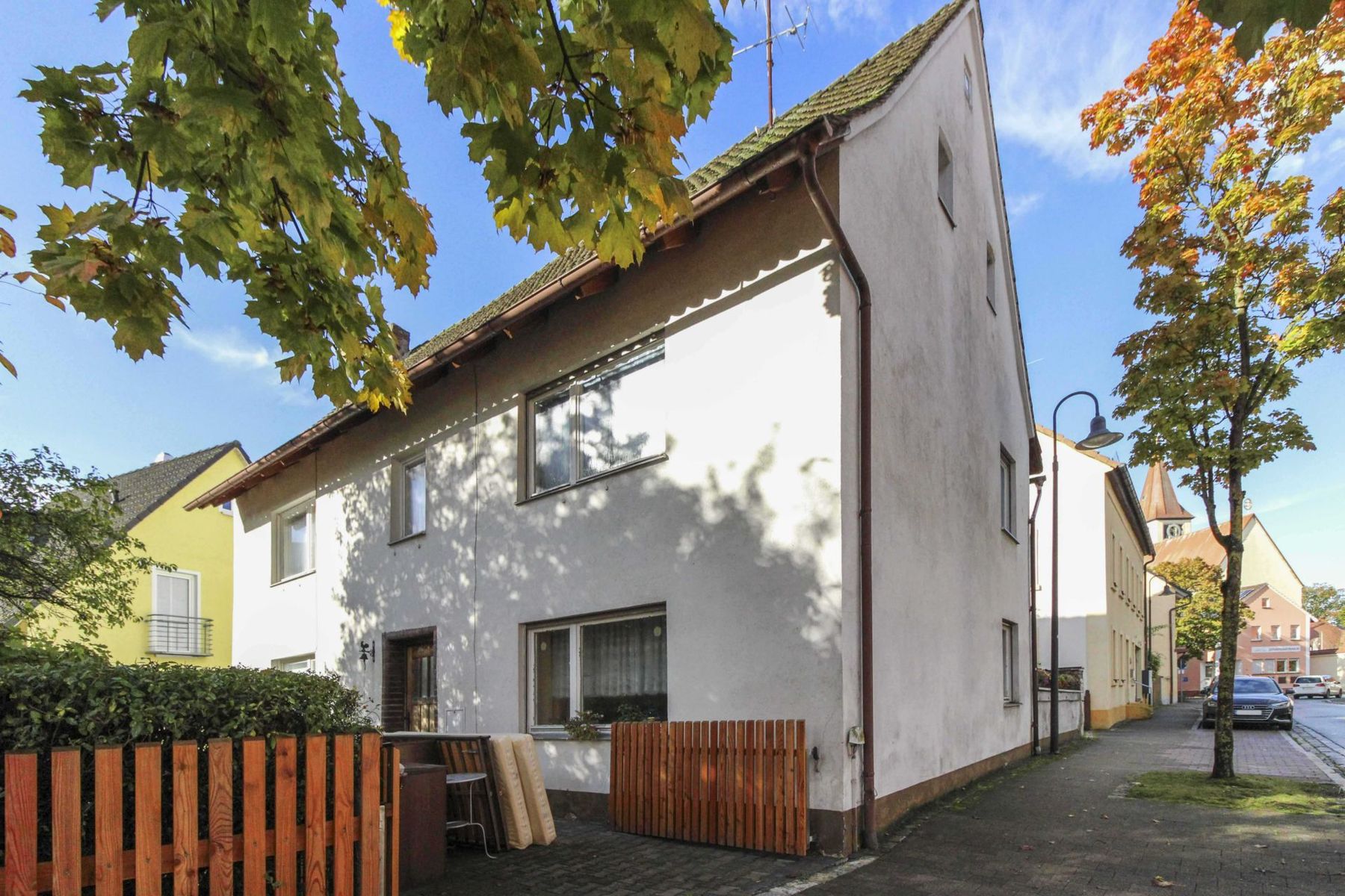 Immobilie zum Kauf als Kapitalanlage geeignet 235.000 € 6 Zimmer 150 m²<br/>Fläche 300,1 m²<br/>Grundstück Adelsdorf Adelsdorf 91325