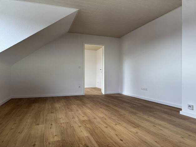 Wohnung zur Miete 765 € 4 Zimmer 85 m² Dachgeschoss, 4. Geschoss Merianstr. 9 Solingen-Mitte Solingen 42651