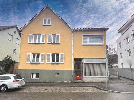 Mehrfamilienhaus zum Kauf 698.000 € 6 Zimmer 126 m² 446 m² Grundstück frei ab sofort Gerlingen 70839