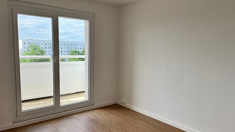 Wohnung zur Miete 330 € 3 Zimmer 57,9 m²<br/>Wohnfläche 4.<br/>Geschoss Hermann-Heidel-Straße 9 Silberhöhe Halle (Saale) 06132