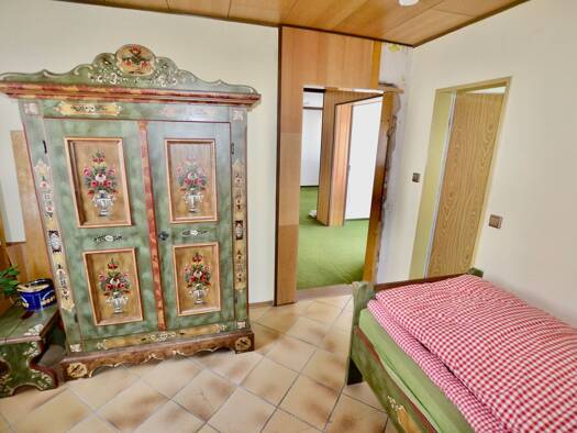 Haus zum Kauf 425.000 € 8 Zimmer 255 m² 364 m² Grundstück frei ab sofort Waldbüttelbrunn 97297