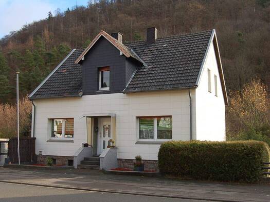 Haus zum Kauf 165.000 € 6 Zimmer 134 m² 740 m² Grundstück Bredelar Marsberg 34431