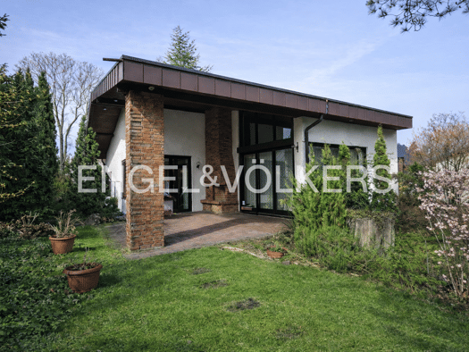 Einfamilienhaus zum Kauf 720.000 € 9 Zimmer 233 m² 1.037 m² Grundstück Belsen Mössingen-Belsen 72116