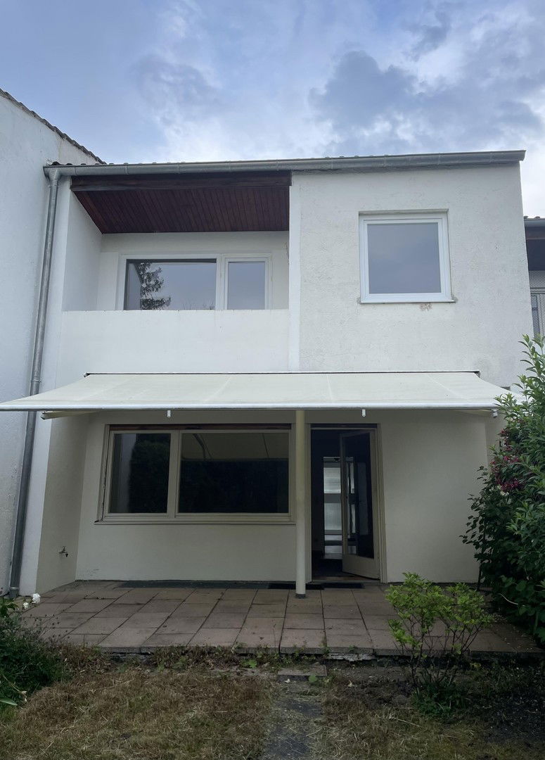 Reihenmittelhaus zur Miete 2.375 € 4 Zimmer 110 m²<br/>Wohnfläche 200 m²<br/>Grundstück 01.02.2025<br/>Verfügbarkeit Gröbenzell 82194