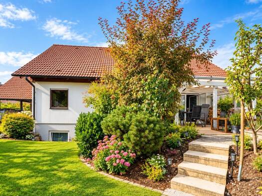 Mehrfamilienhaus zum Kauf 549.000 € 10 Zimmer 199 m² 544 m² Grundstück Böhringen Radolfzell am Bodensee 78315