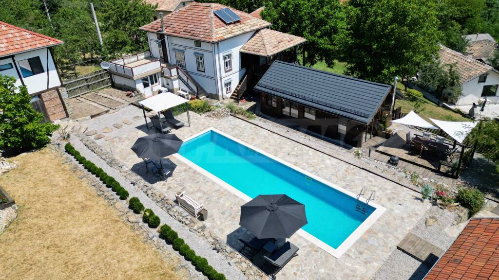 Reihenmittelhaus zum Kauf 285.000 € 6 Zimmer 324 m² Tryavna