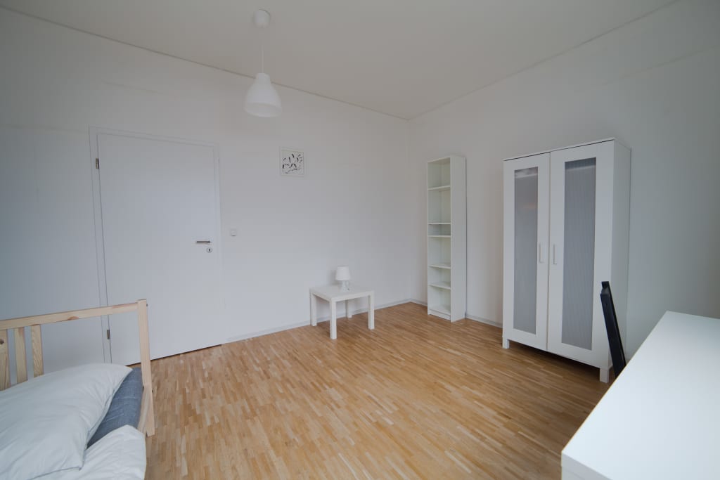 Wohnung zur Miete Wohnen auf Zeit 870 € 8 Zimmer 16 m²<br/>Wohnfläche 17.02.2025<br/>Verfügbarkeit Erika-Mann-Straße 17 Marsfeld München 80636