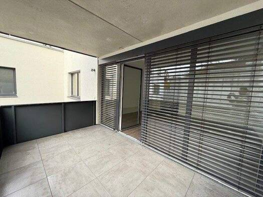 Wohnung zur Miete 1.260 € 3 Zimmer 106 m² Hauptstraße 33 Höchberg 97204