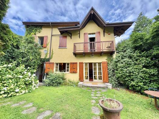 Einfamilienhaus zum Kauf 890.000 € 8 Zimmer 380 m² 642 m² Grundstück frei ab sofort Via agli O Lago Maggiore- Stresa- Campino 28838