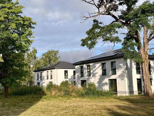 Doppelhaushälfte zur Miete 1.368 € 4 Zimmer 114 m² 499,5 m² Grundstück frei ab sofort Karl-Marx-Straße 3 Calbe Calbe (Saale) 39240