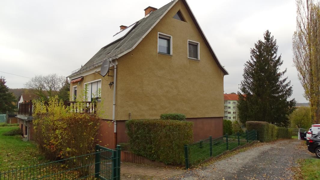 Haus zum Kauf 195.000 € 5 Zimmer 140 m²<br/>Wohnfläche 668 m²<br/>Grundstück ab sofort<br/>Verfügbarkeit Am Bornacker 2 Eisenberg Eisenberg 07607