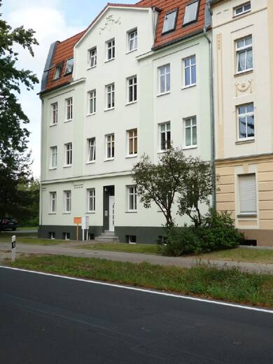 Wohnung zur Miete 550 € 4 Zimmer 100 m² Dachgeschoss, 4. Geschoss Cottbusser Straße 143 Forst-Stadt Forst 03149