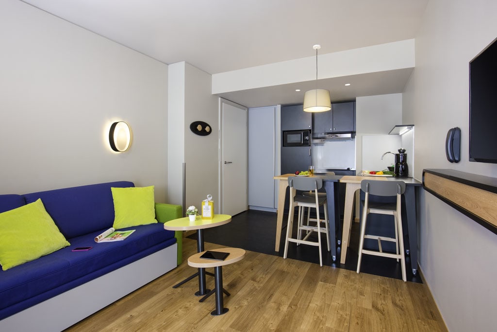 Wohnung zur Miete Wohnen auf Zeit 3.122 € 2 Zimmer 40 m²<br/>Wohnfläche ab sofort<br/>Verfügbarkeit Am Oberwiesenfeld Am Riesenfeld München 80809